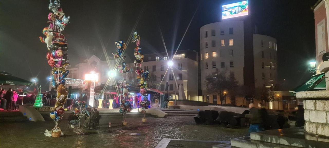 Apartmán Tuzla Trg - Tuzla Square Exteriér fotografie